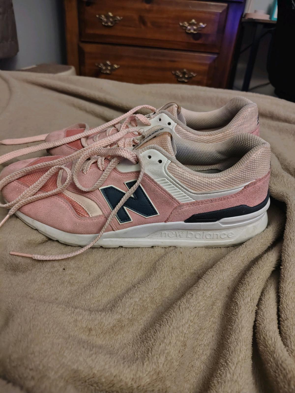womens size 11 sneakers
