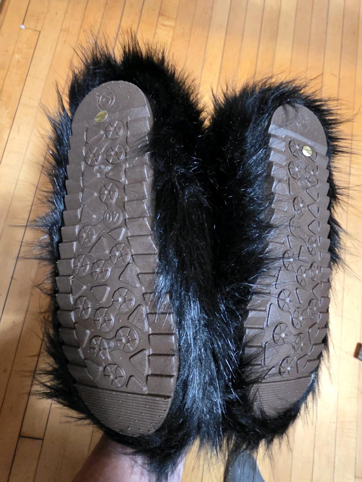 Wnshonzy Faux Fur Boots