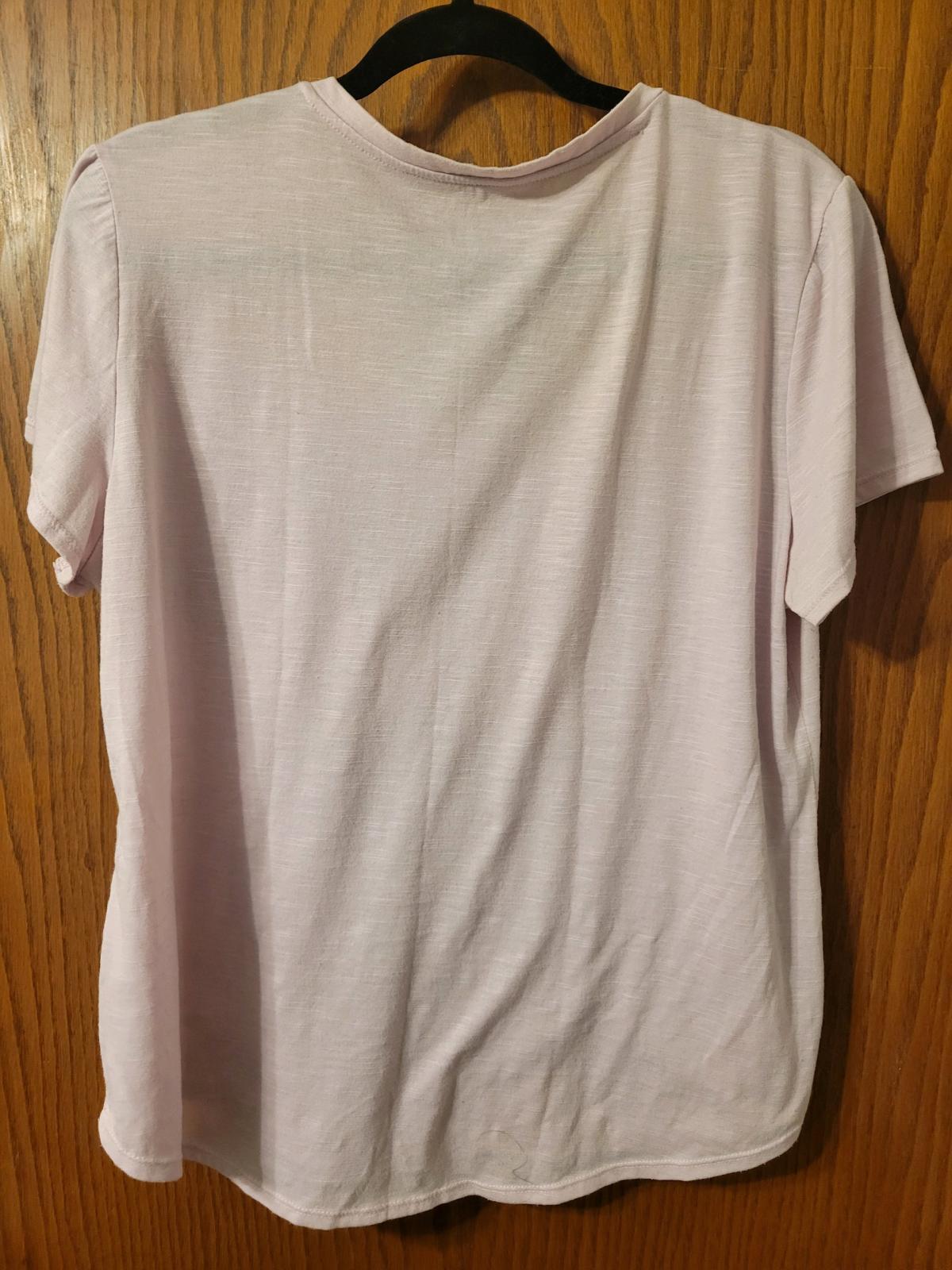 Time and Tru Pink Floral VNeck TShirt  XL 1618 Fits Large
