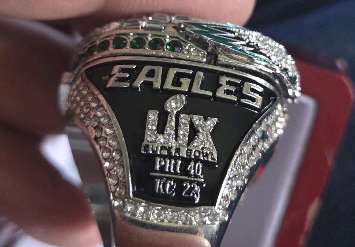 Eagles Ring Hurts size 11