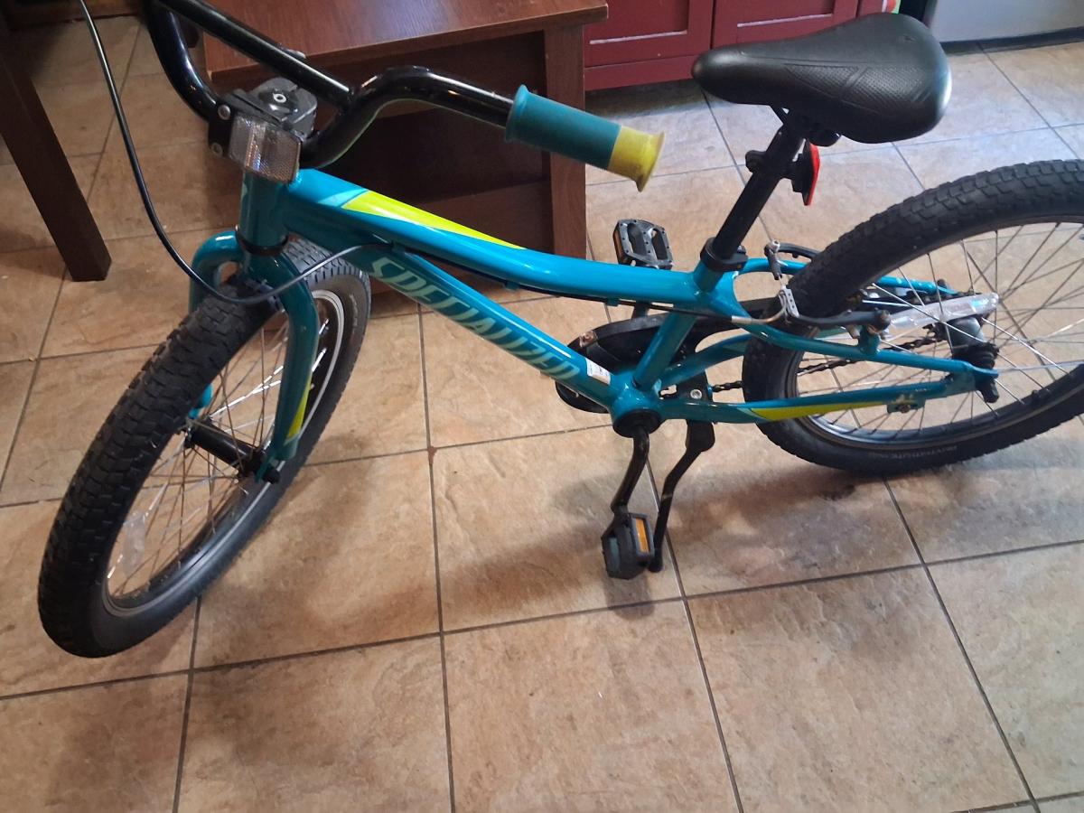 BRAND NEW Specialized Riprock 20 Kids Bike  Never Used Bosto