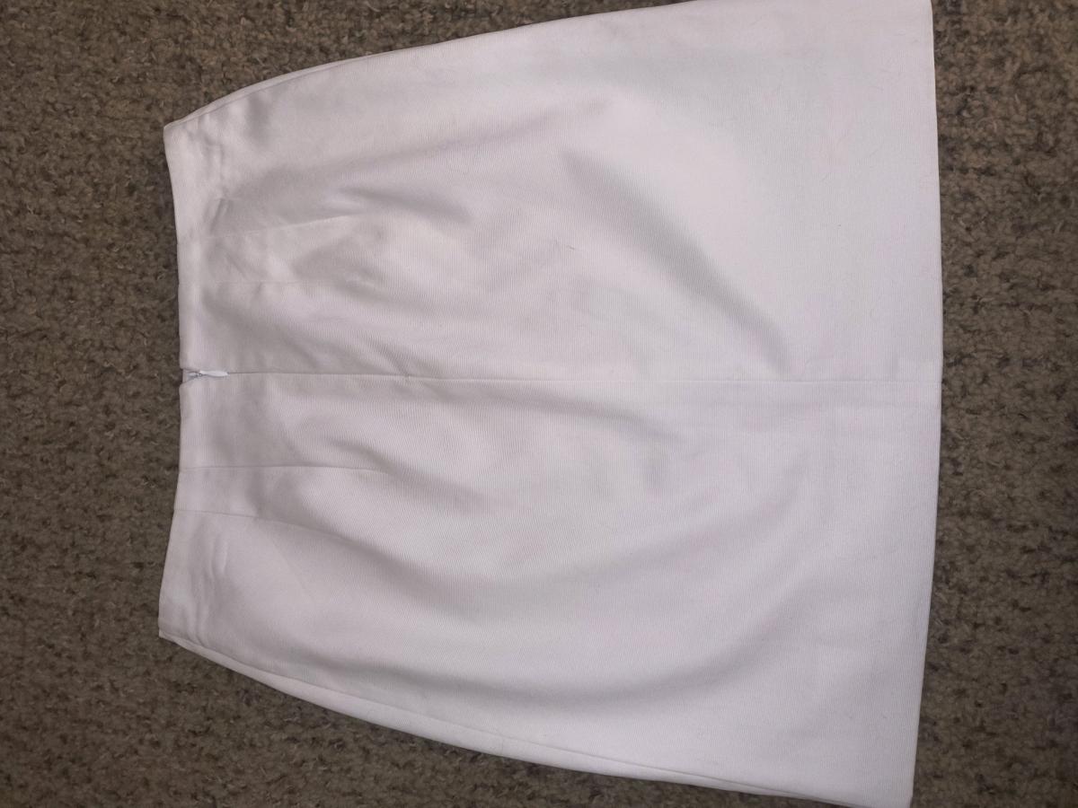 White House Black market skirt