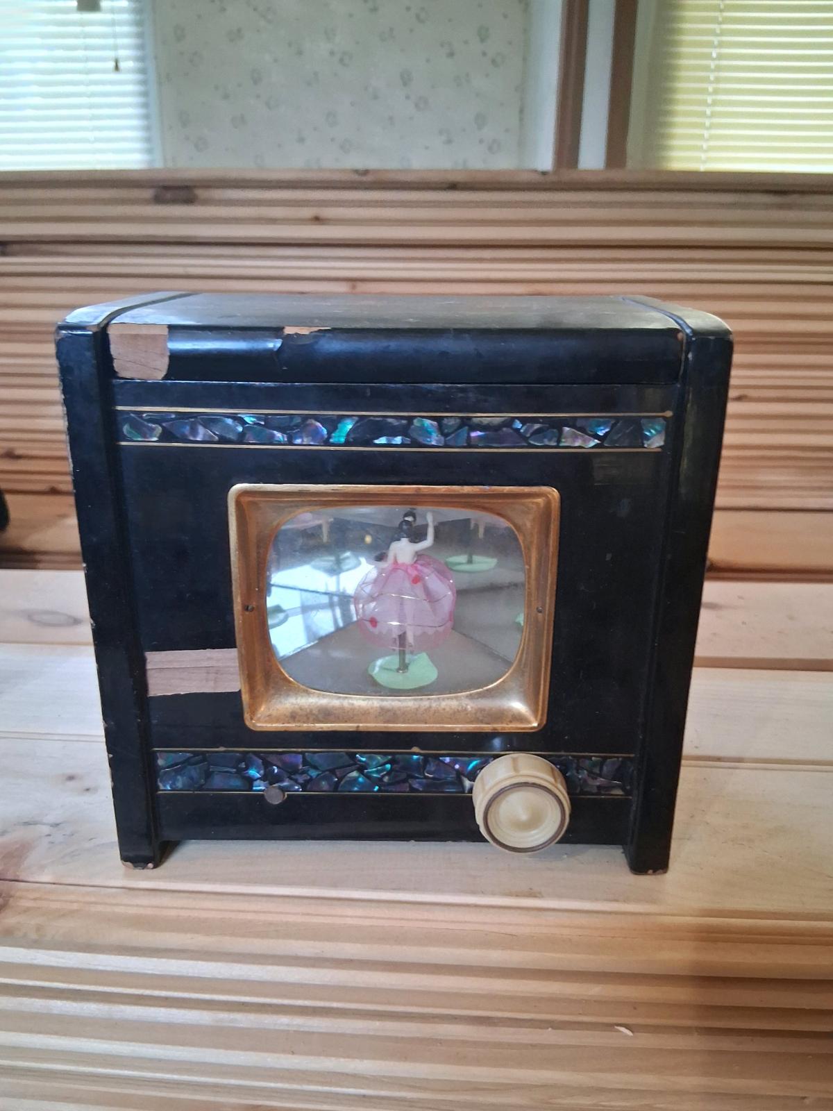 vintage midcentury Japanese lacquer musical jewelry box