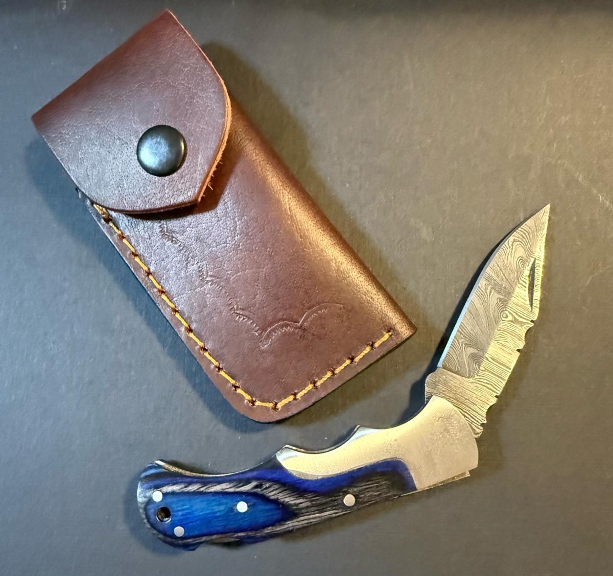 it Damascus steel folding knife with sheath