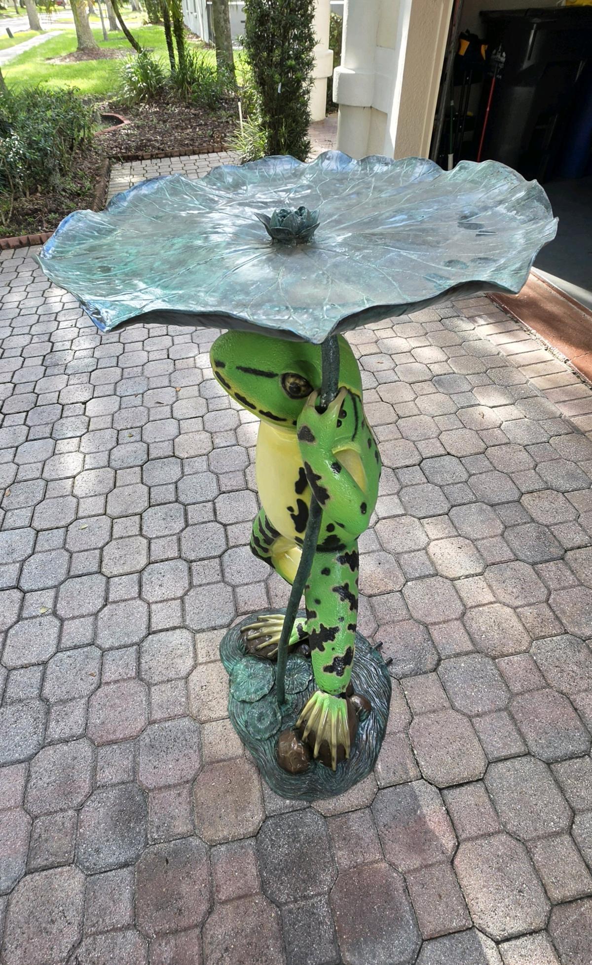Nifao Frog Outdoor Bronze Fountain Green