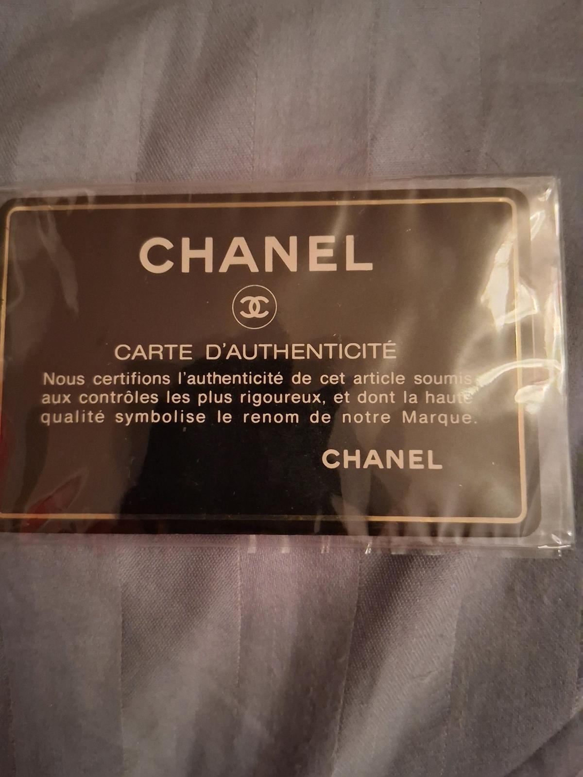 Chanel purse very stylish two pockets