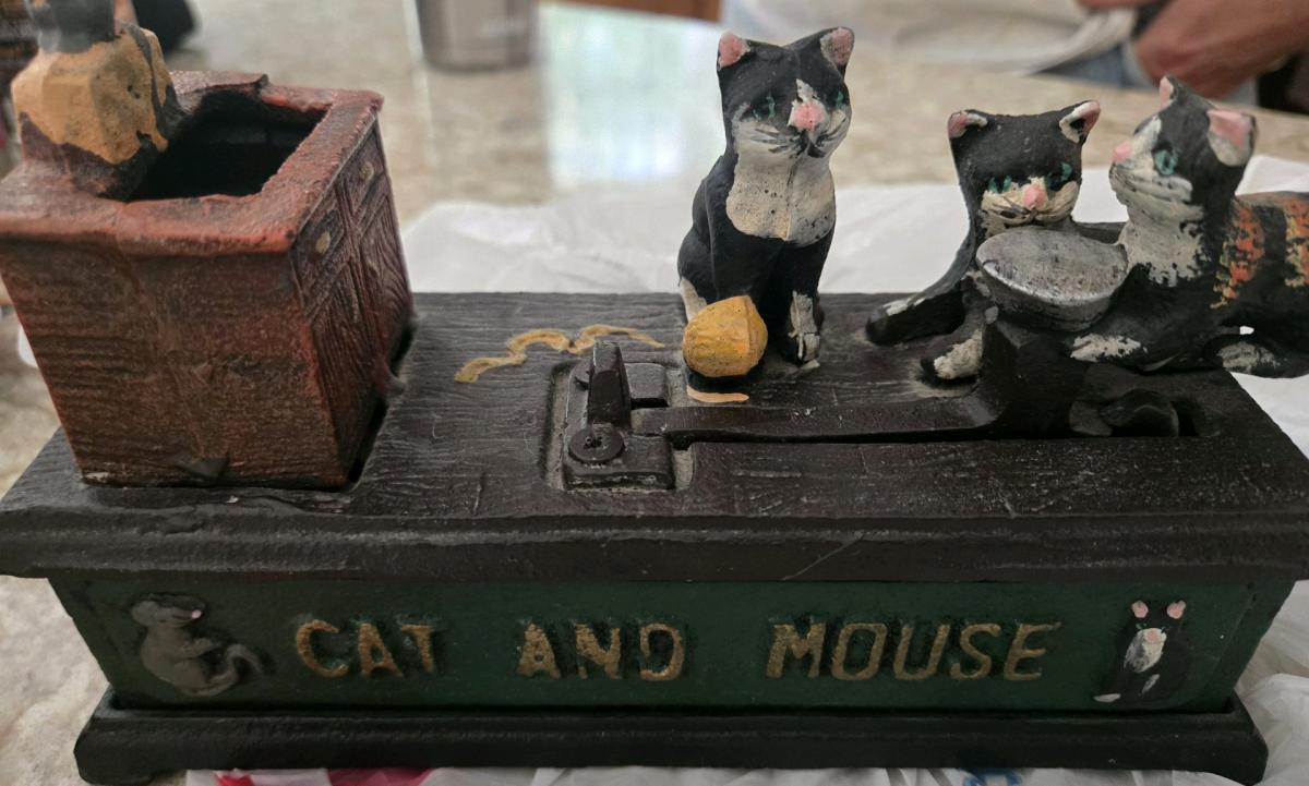 vintage cast iron cat and mouse mechanical bank
