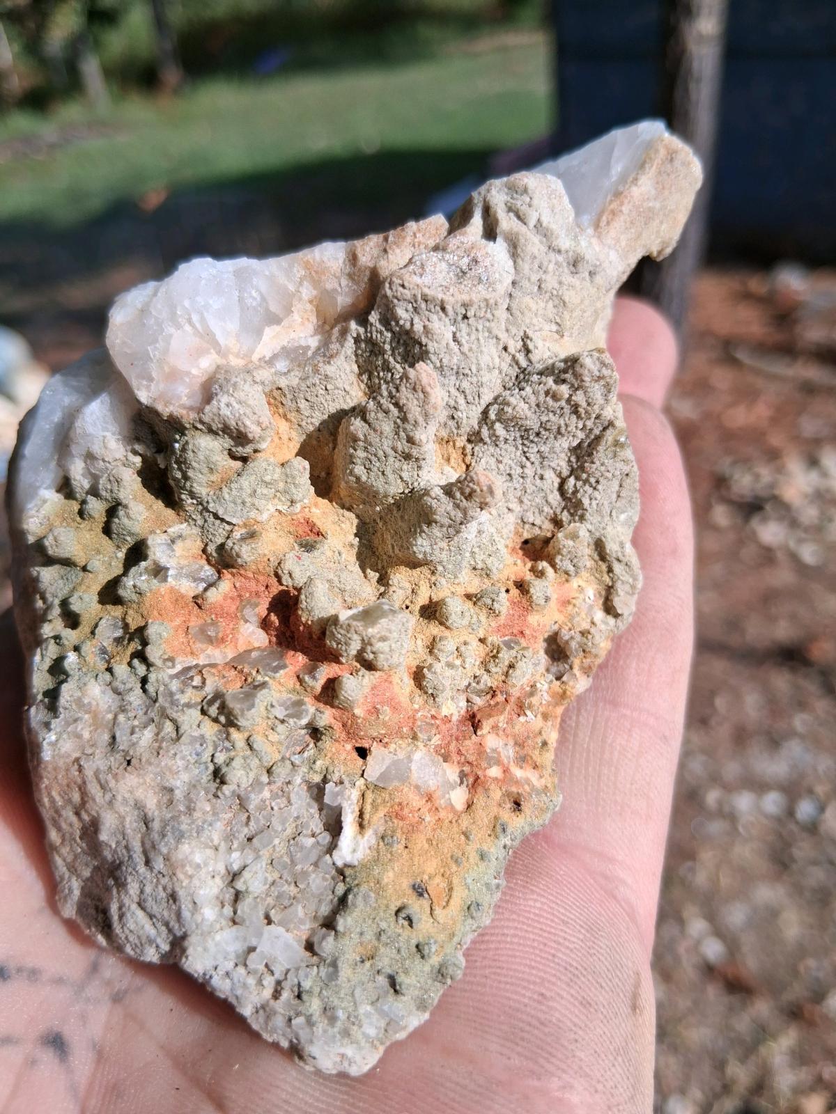 Green chlorite included quartz cluster