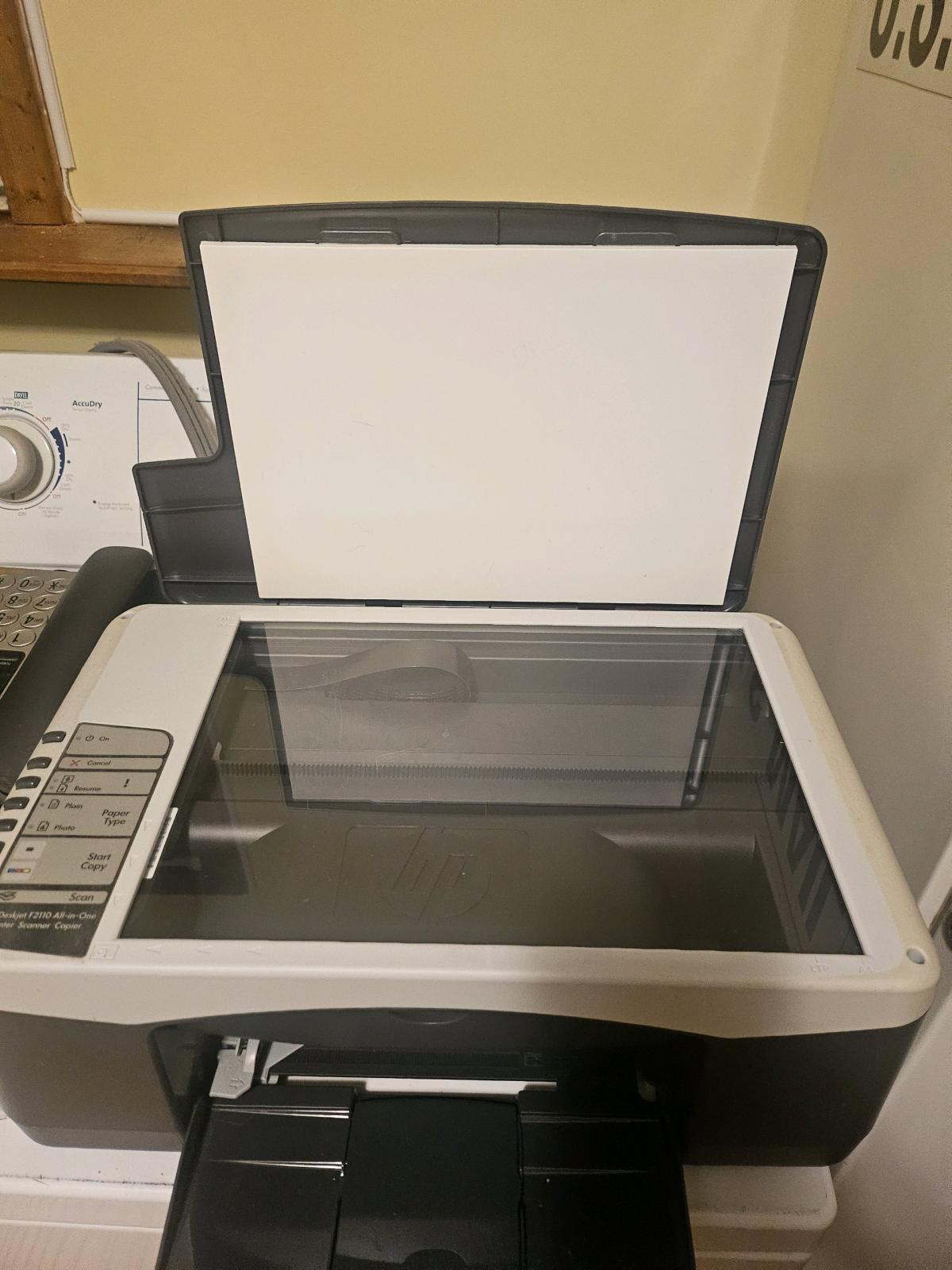 HP Deskjet F2110 printer and scanner