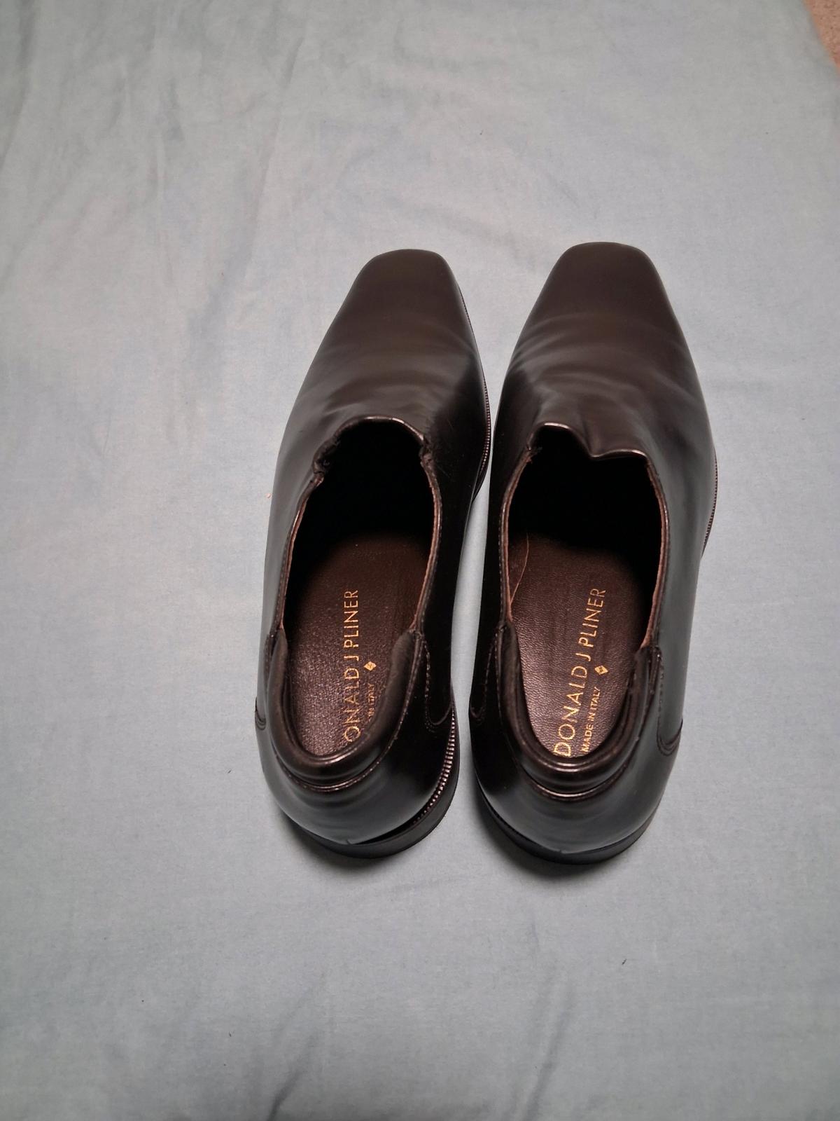 Mens shoes size 85