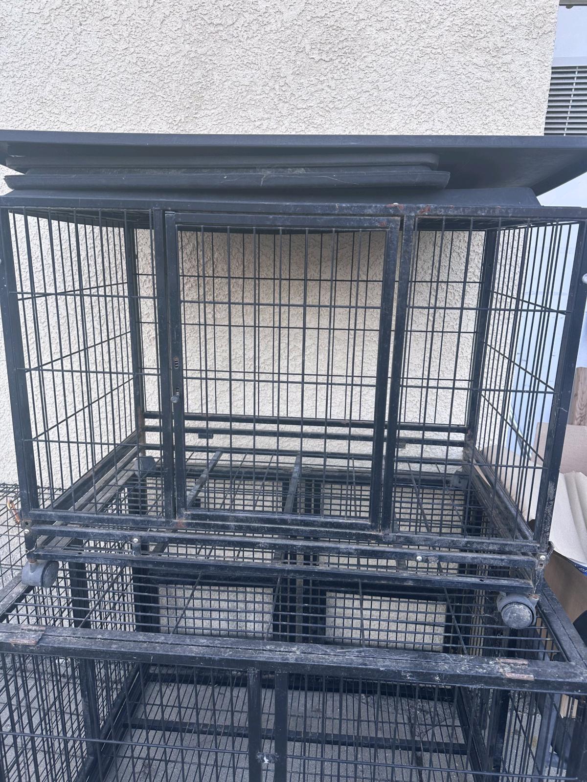 dog cages in different sizes available