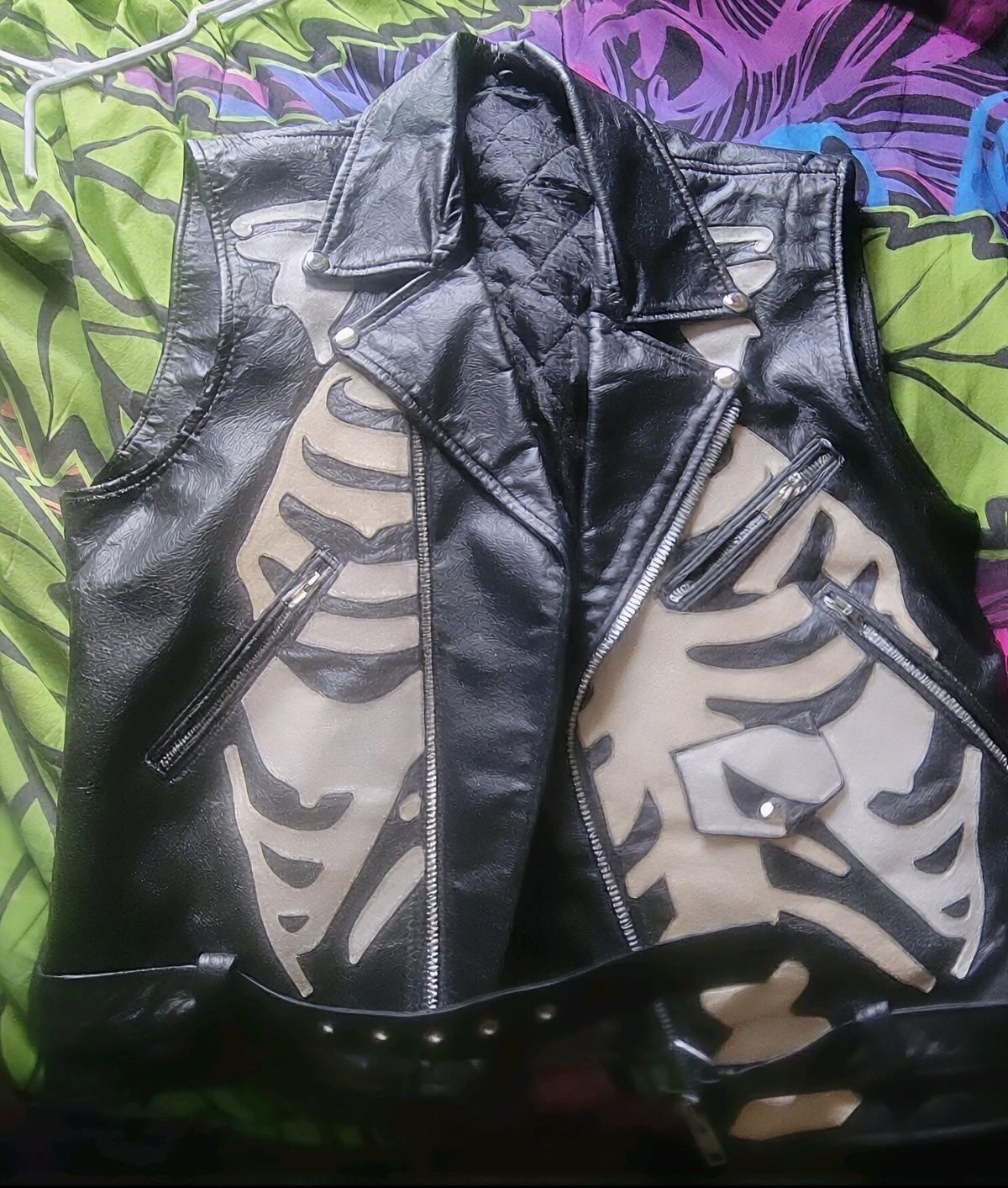 LOCAL PICKUP ONLY Size Large Skeleton Leather Vest 15 dollar