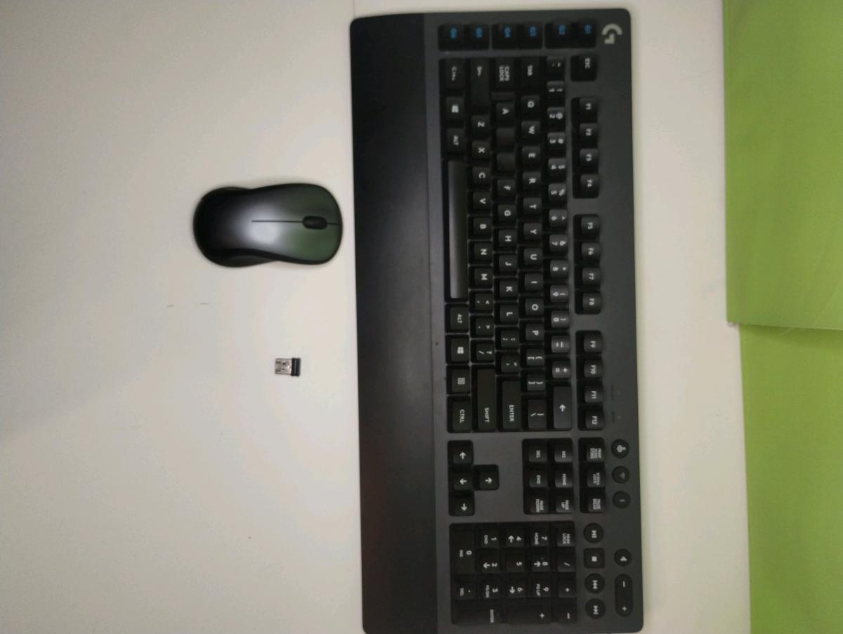 Wireless Logitech Mouse and Keyboard with receiver