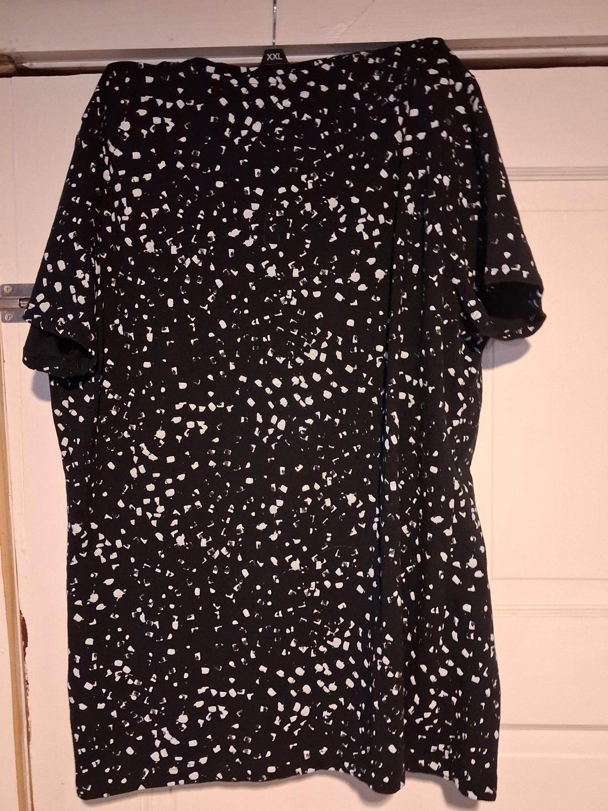 Womans XL black dress shirt lord and Taylors