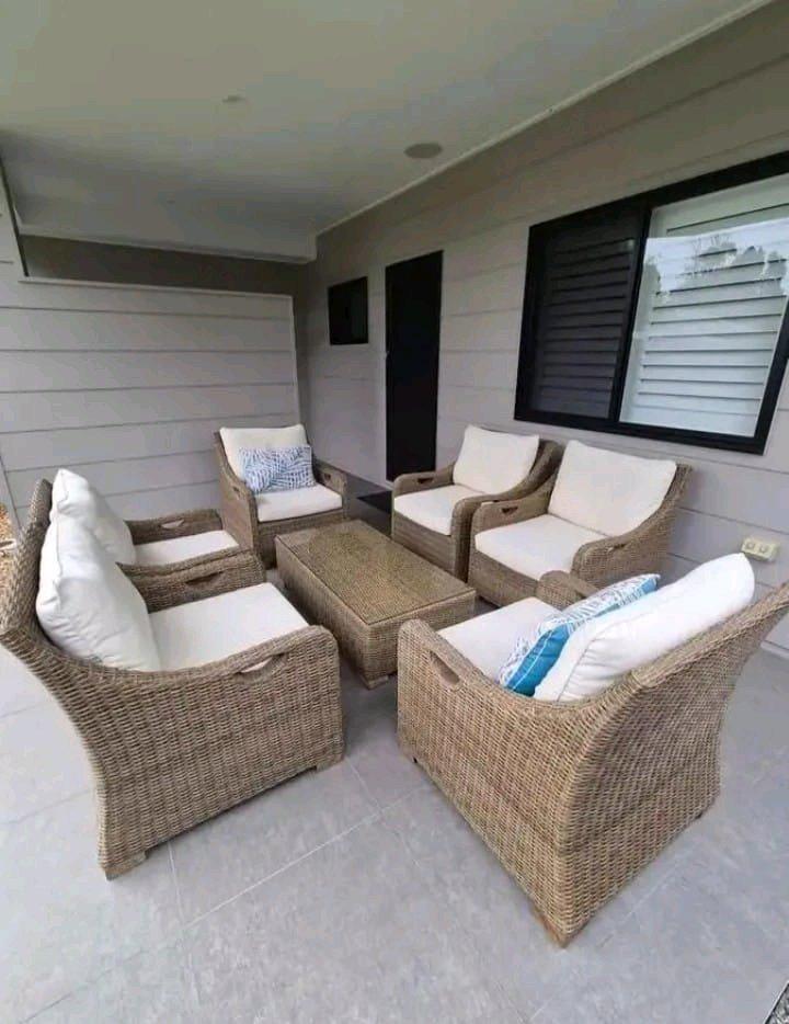 6Piece Outdoor Wicker Patio Furniture Set with Coffee Table