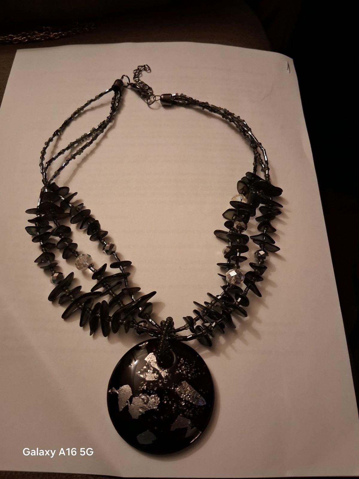 vintage jewelry necklaces and bracelets