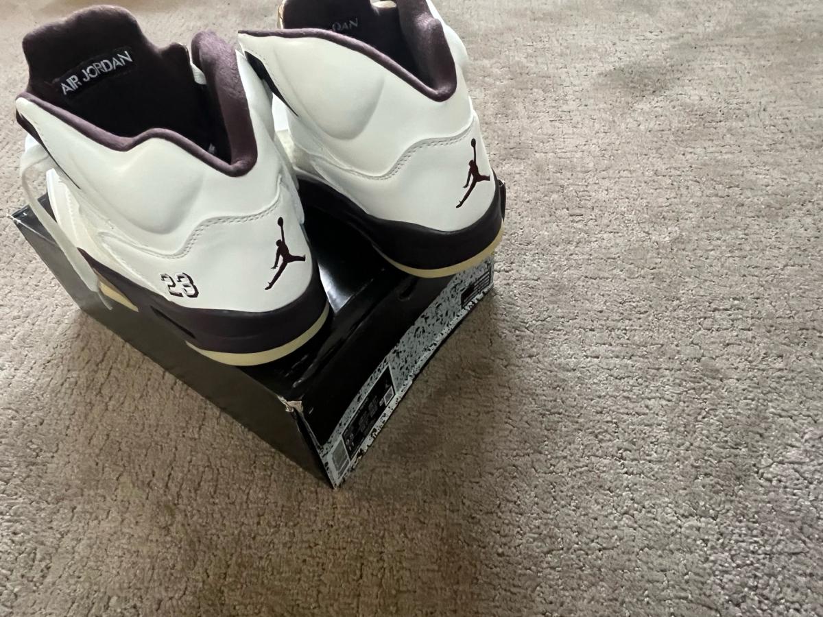 Nike Air Jordan 5 retro size 9 mens