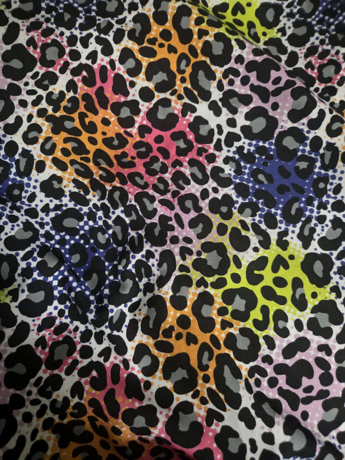 Womens Scrub top sz 2x great condition