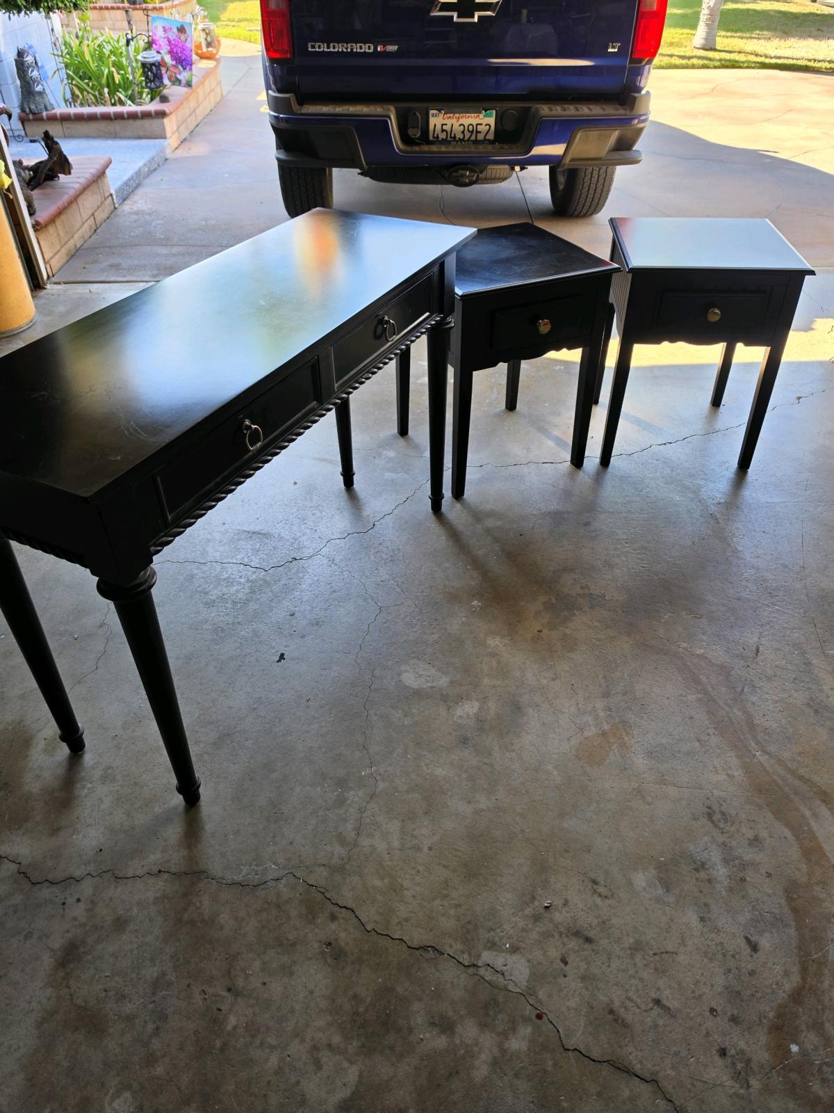 2 end Tables and a