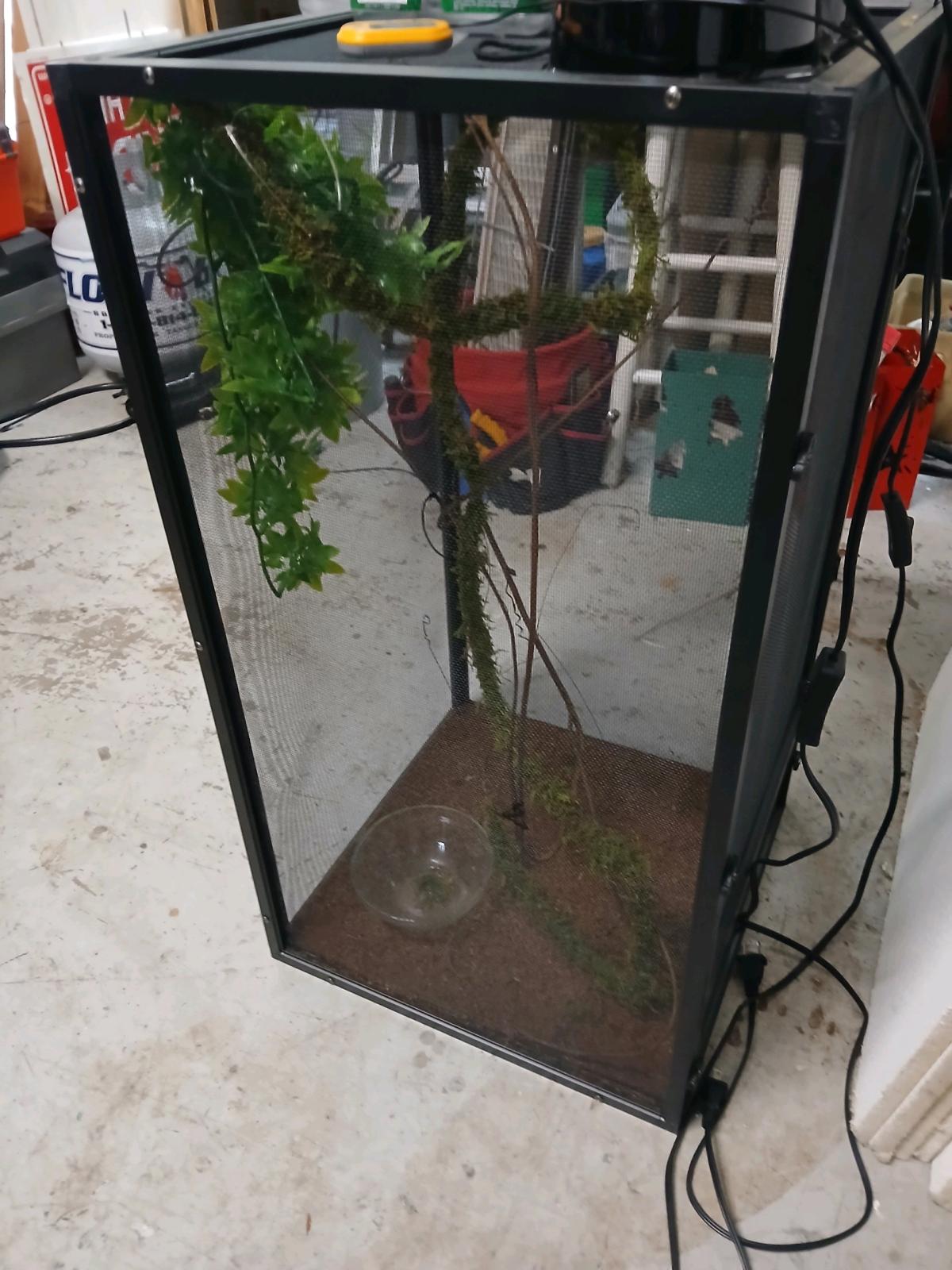New chameleon cage