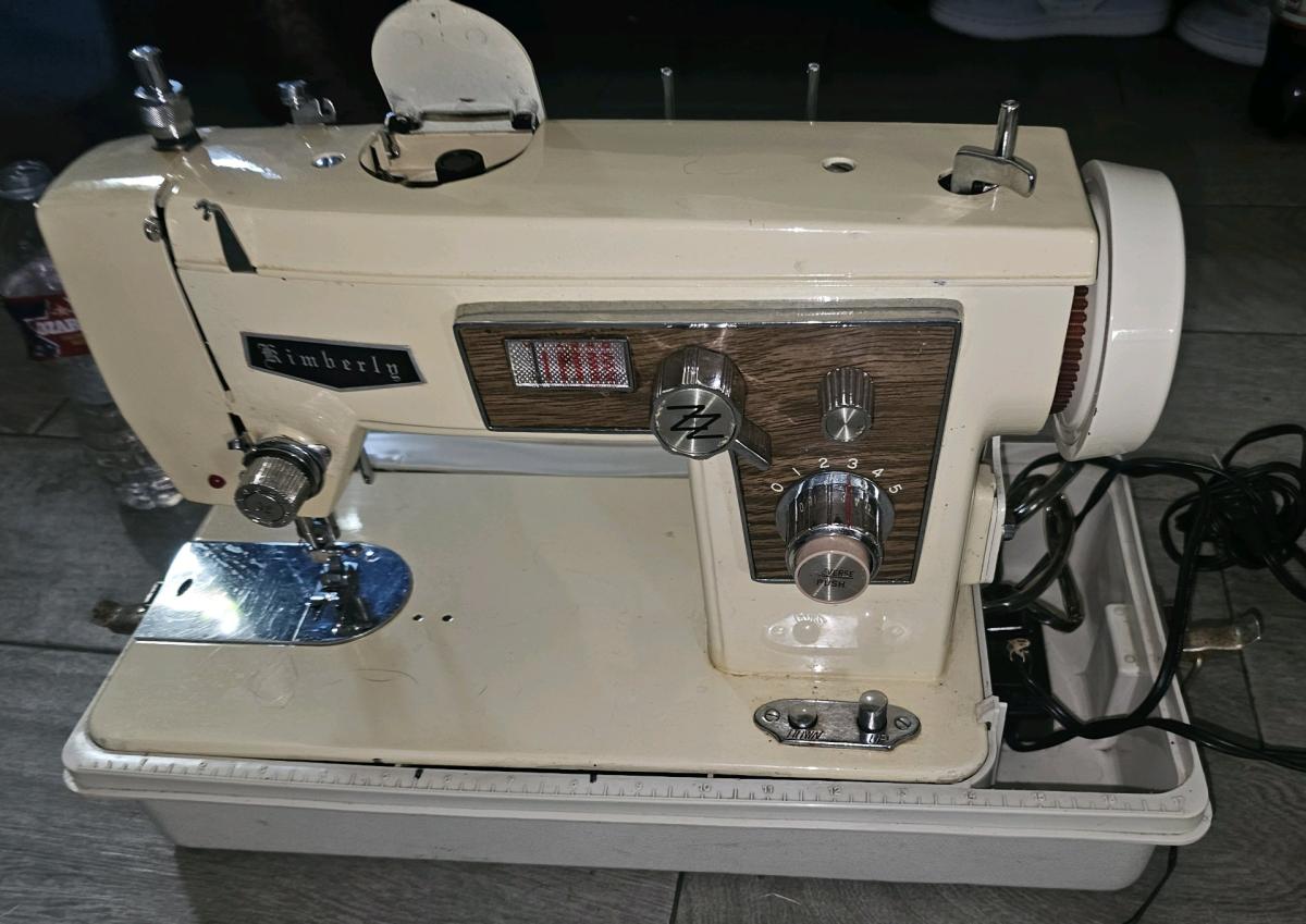 Vintage Kimberly Sewing Machine  Zig Zag  Heavy Duty Metal