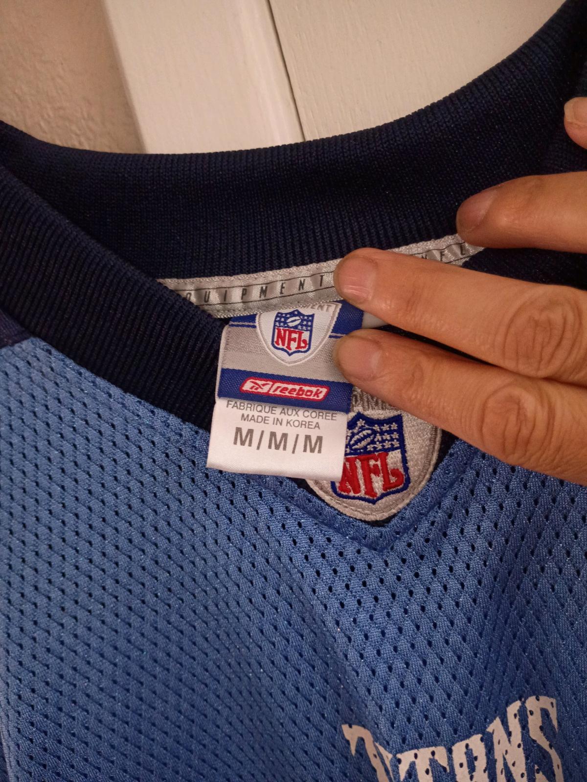titans jersey size XL