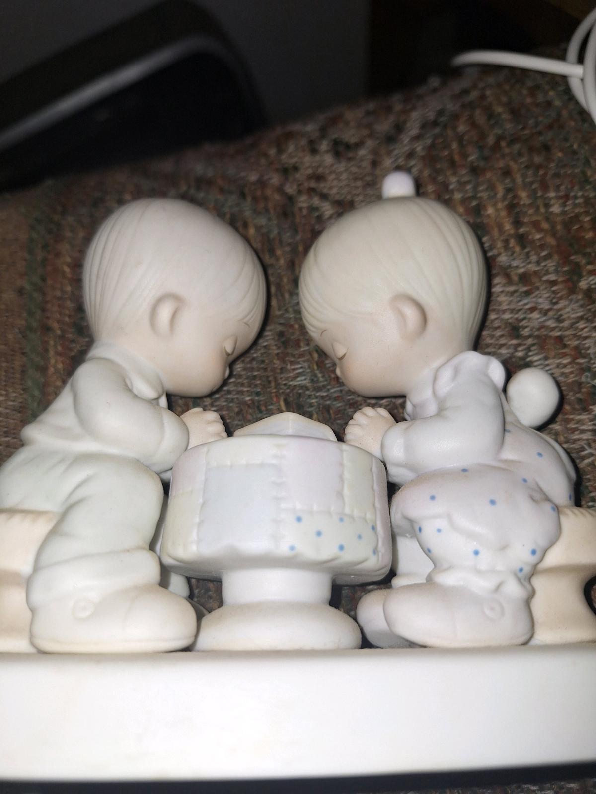 Figurines