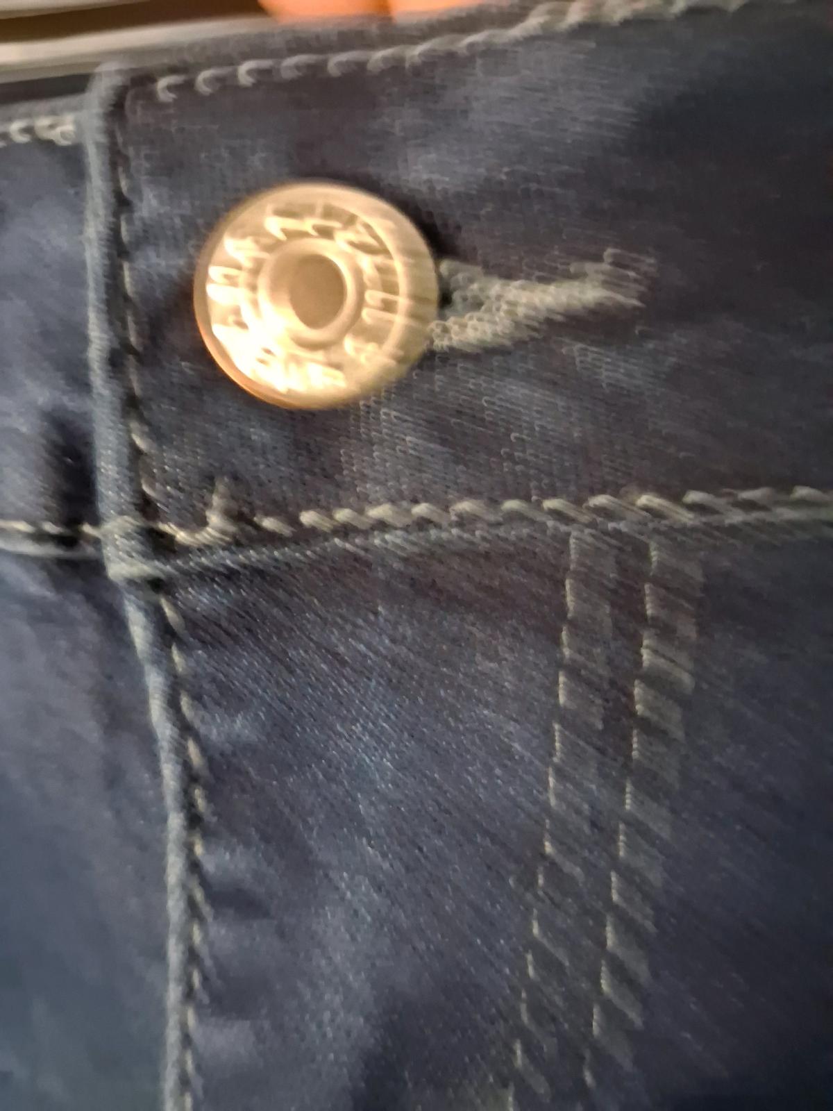 Womans streach skinny jeans large