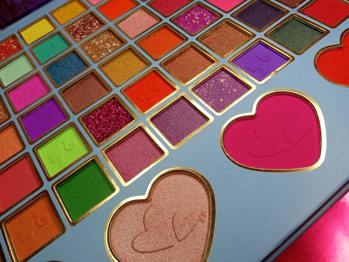 eyeshadow palette Taylor Swift