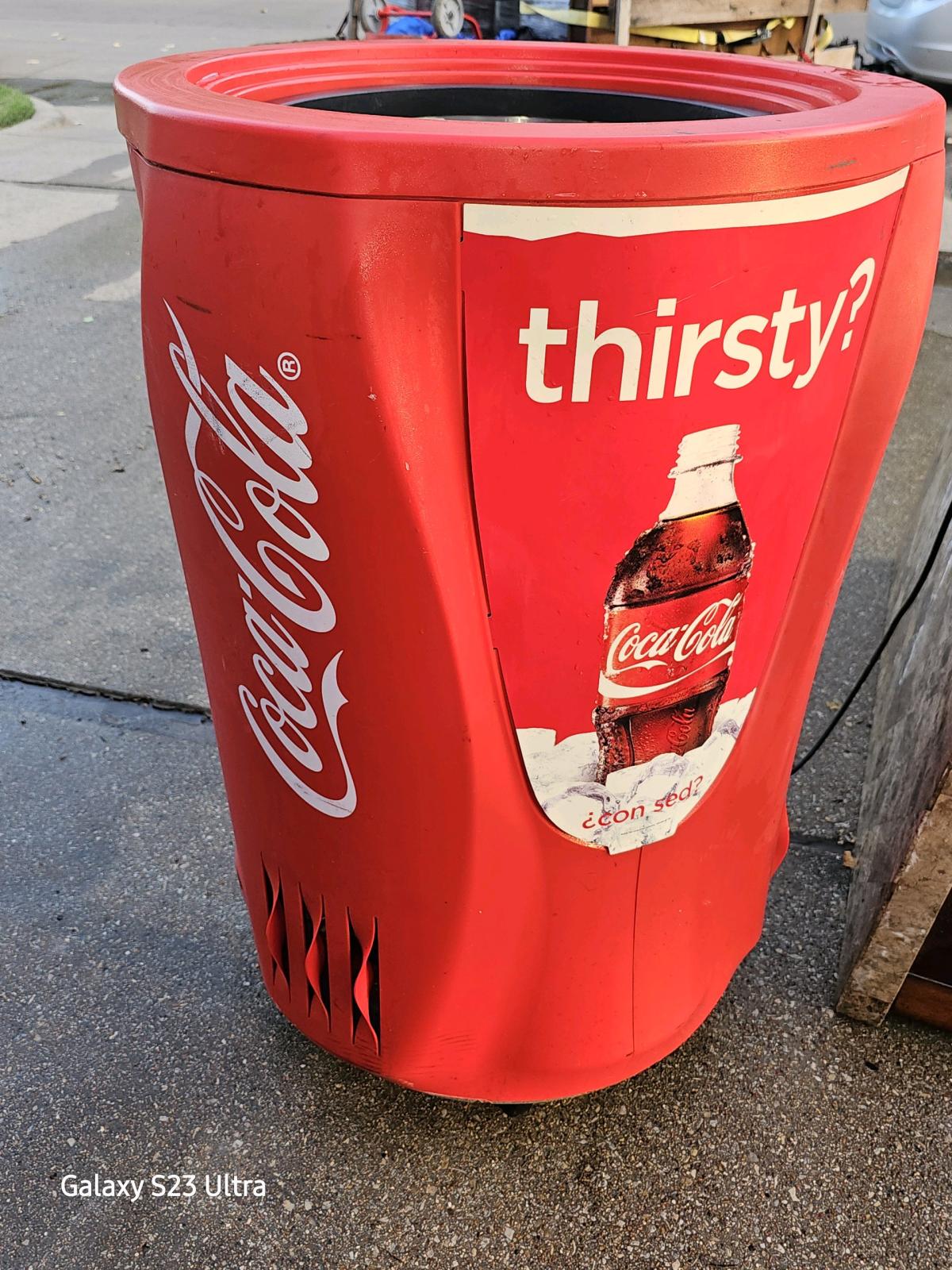 CocaCola Commercial Outdoor Beverage Cooler  Ice Chest  Larg