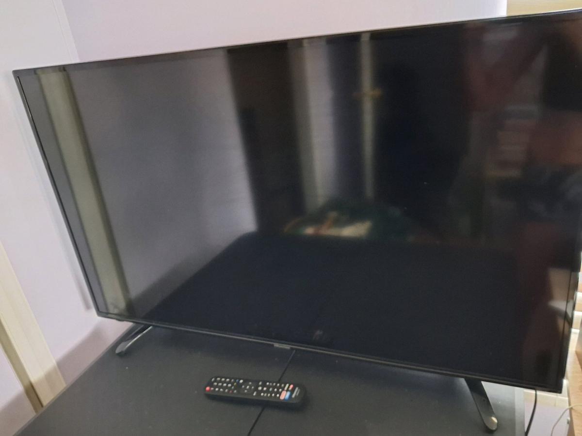 42 inch hisense smart tv with remote