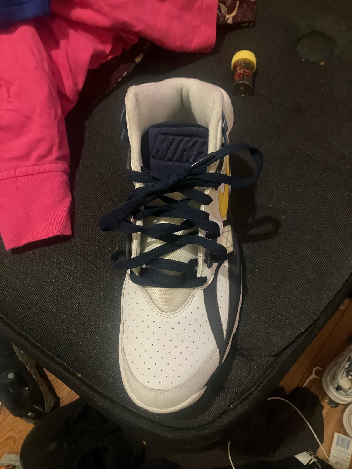 men Nike yellow white blue