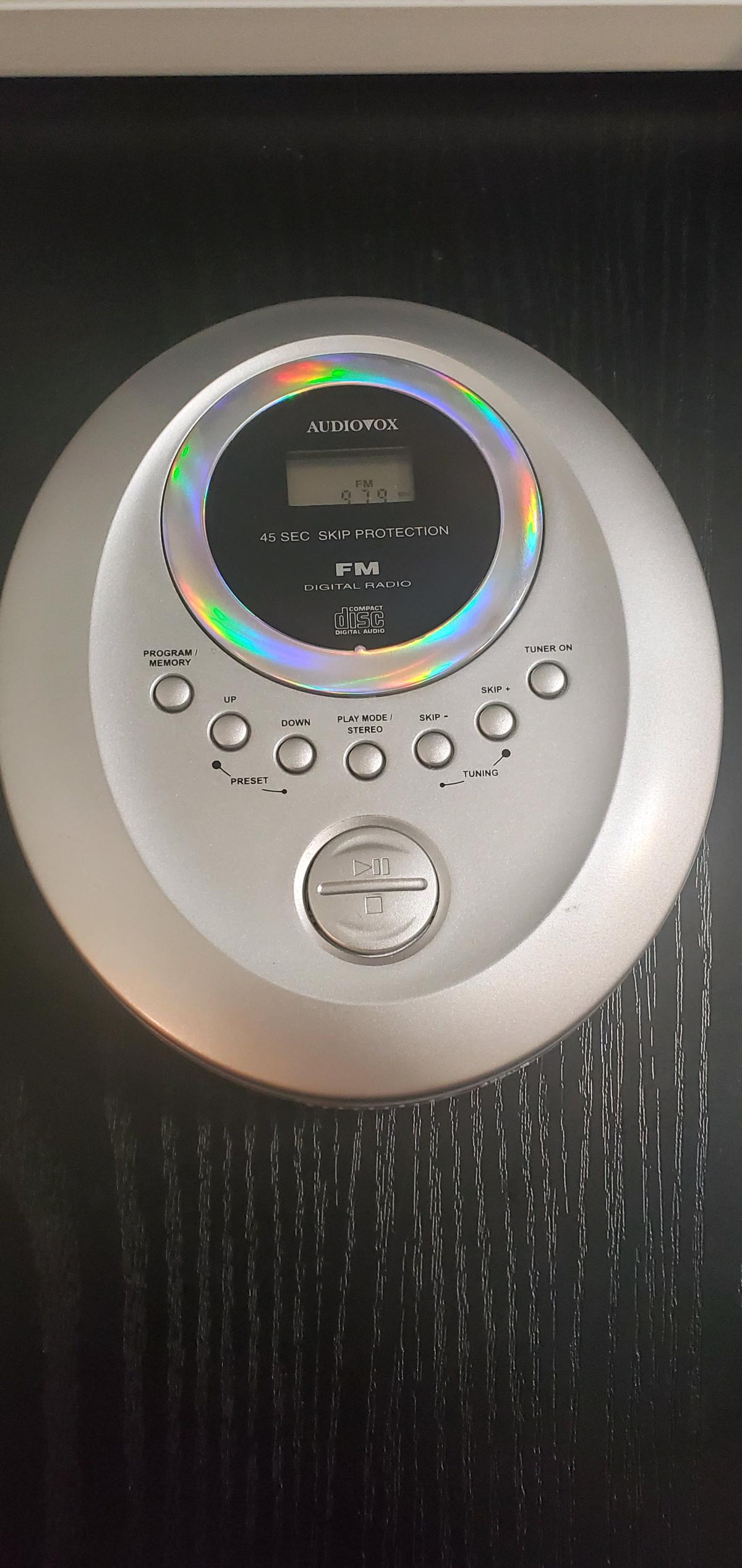 Audiovox DM821045 Portable CD Player