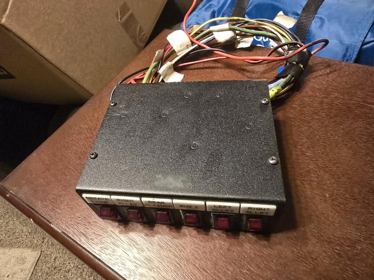 Tested  Working  6 Gang EmergencyLight  Auxiliary Rocker Swi