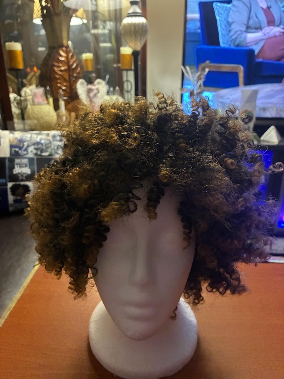 woman synthetic wigs