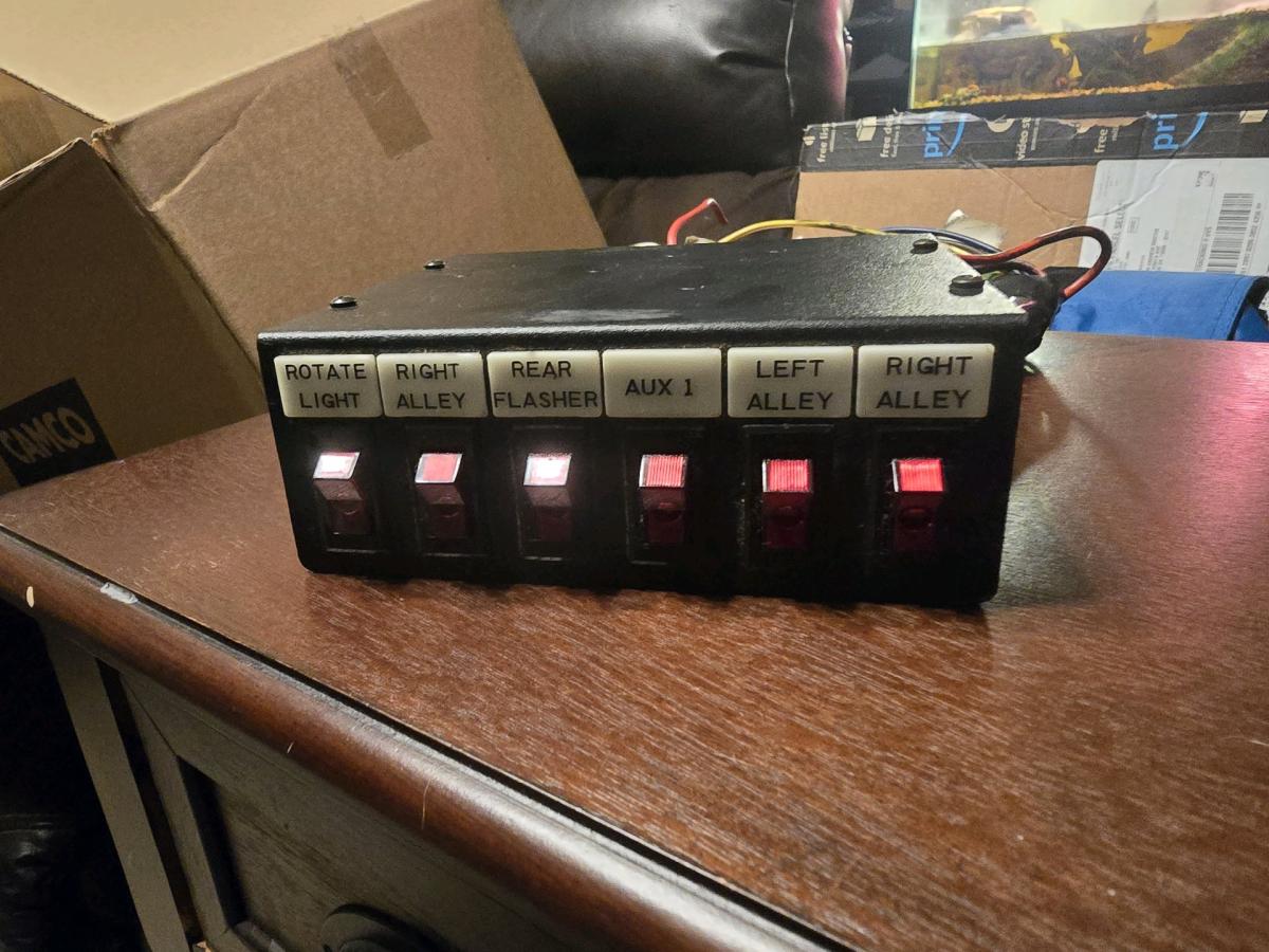 Tested  Working  6 Gang EmergencyLight  Auxiliary Rocker Swi