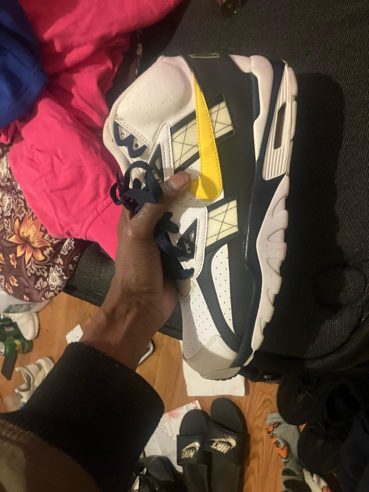 men Nike yellow white blue