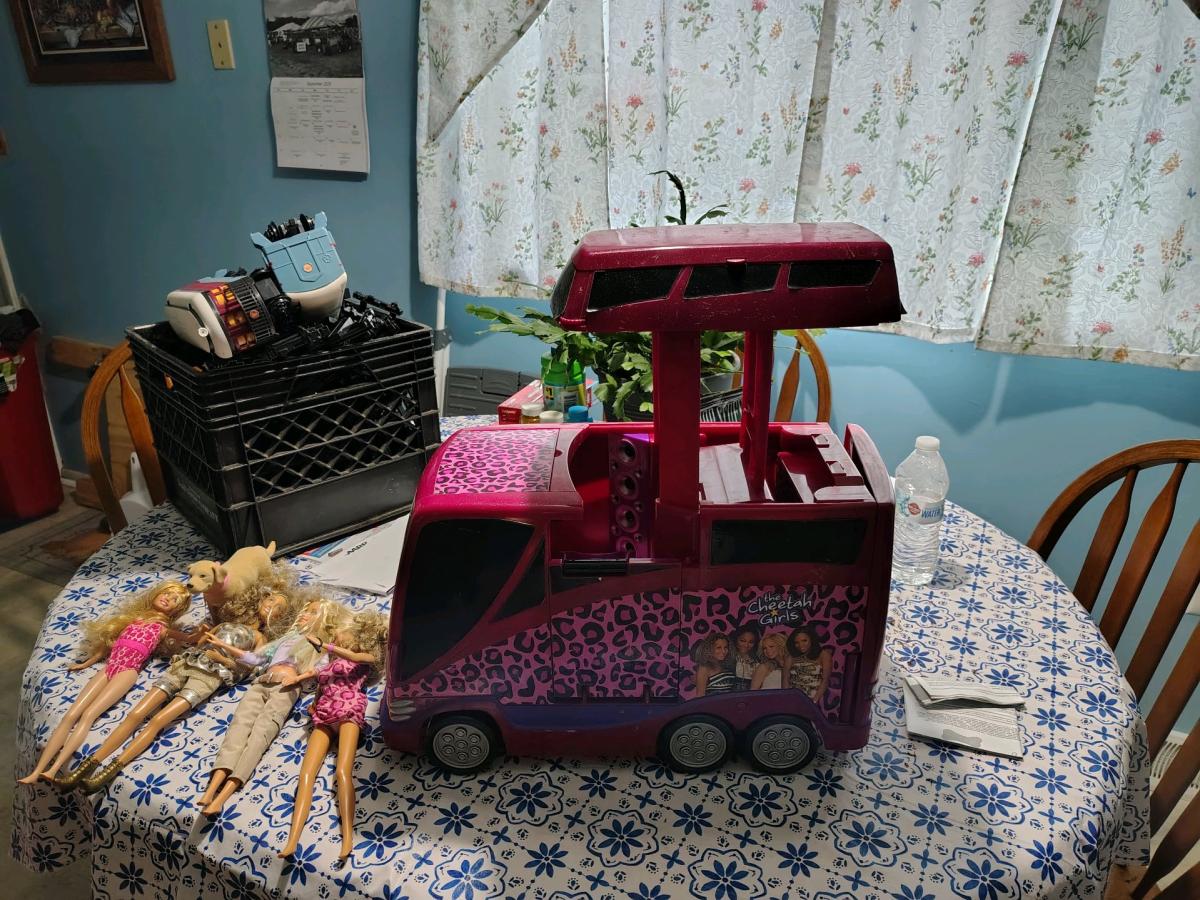 selling vintage Barbie bus with all the pieces