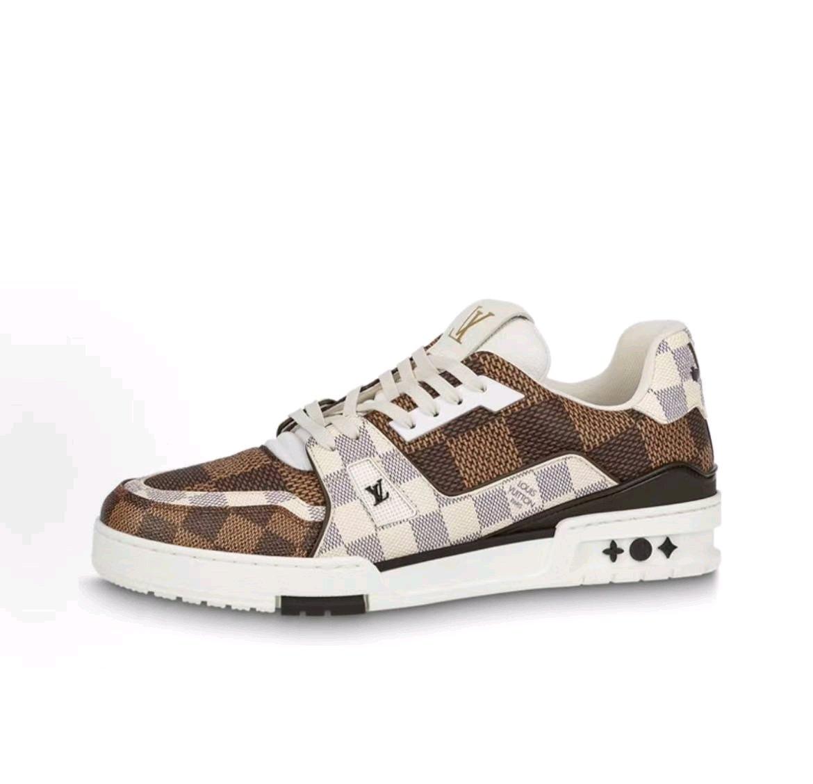 Looking for bulk buyers for shoes Contac We are professional