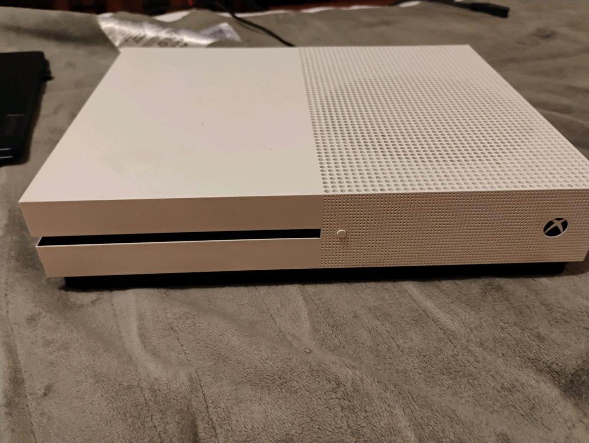xbox one s with controller console