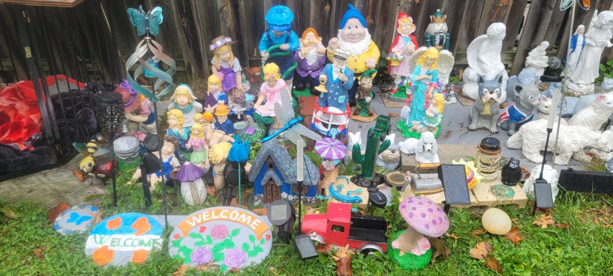 a bunch of different  garden decoration statues prices vary