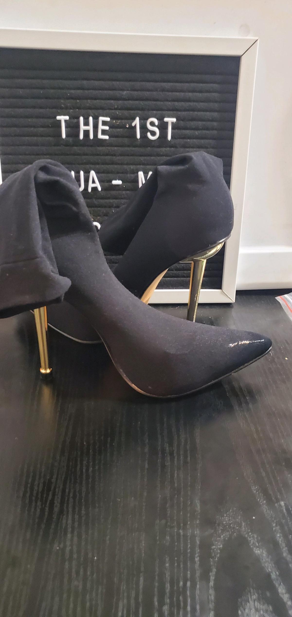 Fashion Nova Black Pointed Toe Heels Size 65 no box