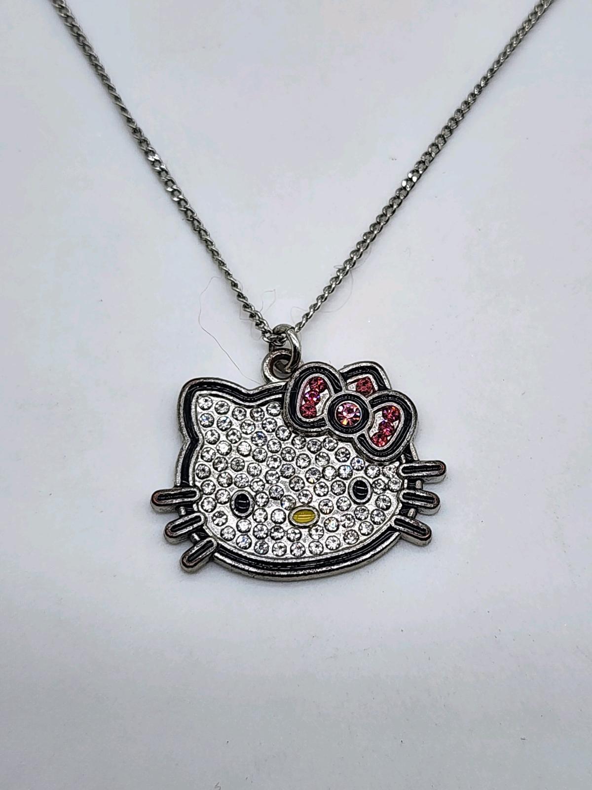 hello kitty charm necklace