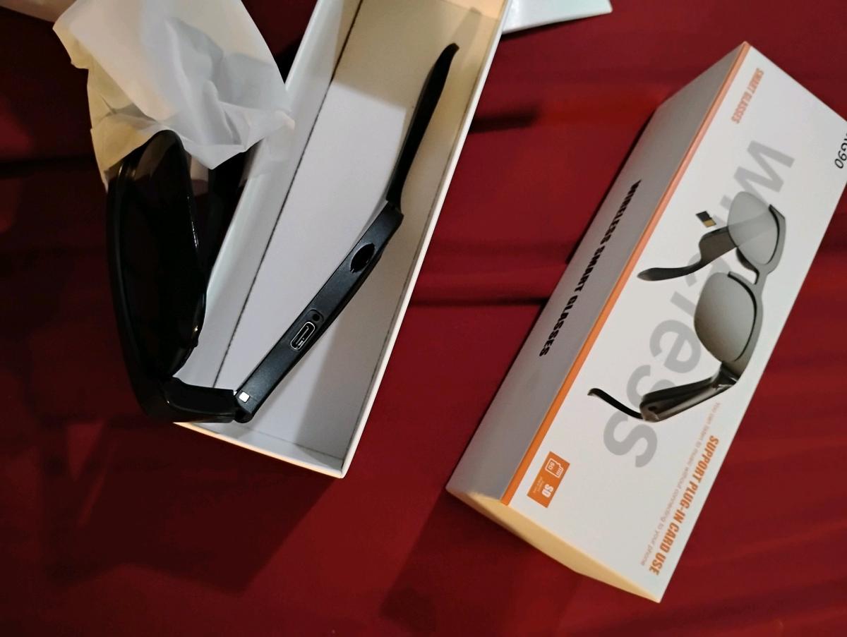 Beautiful Smart Glasses    excellent quality     brand new