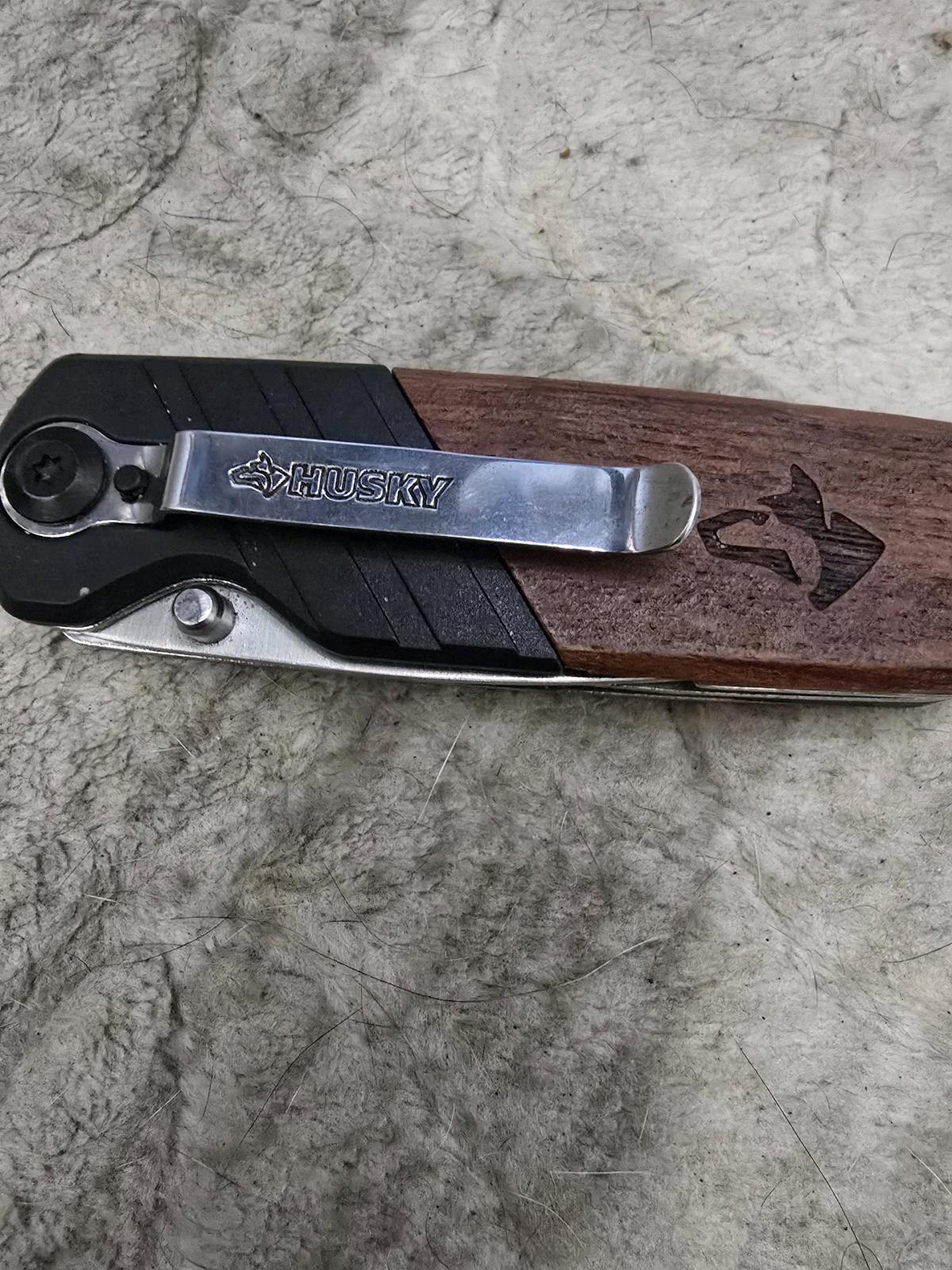 Husky knife navajas