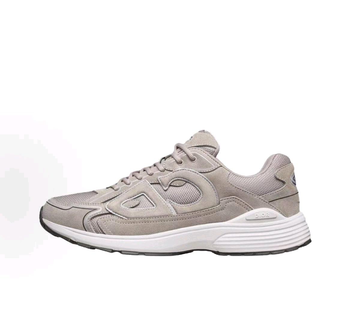 Looking for bulk buyers for shoes Contac We are professional