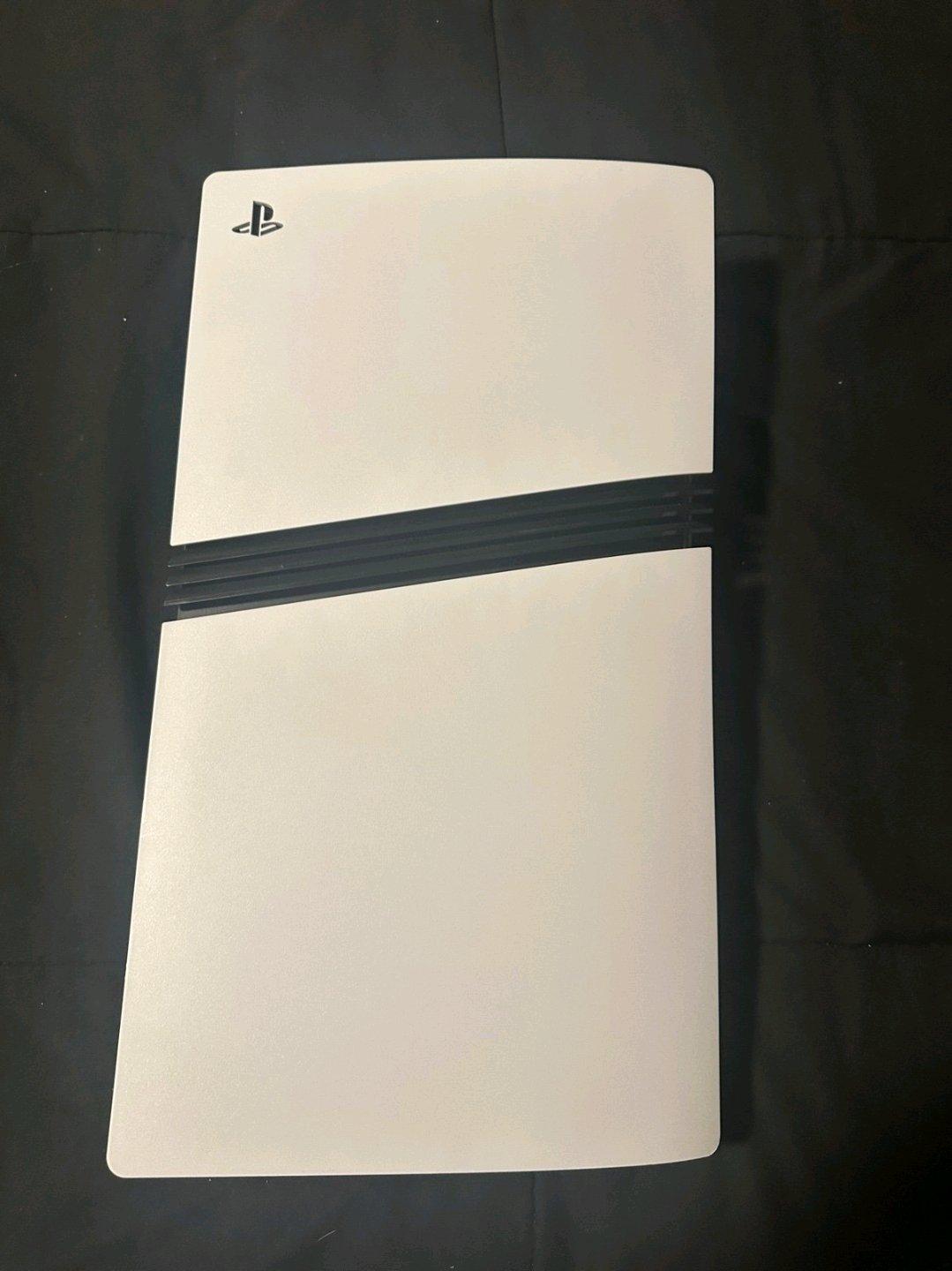 PLAYSTATION CONSOLE 5