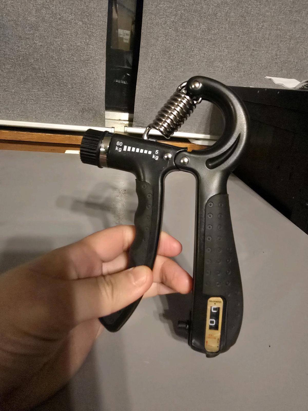 GRM Adjustable Hand Grip Strengthener 11132 lbs  Great Condi