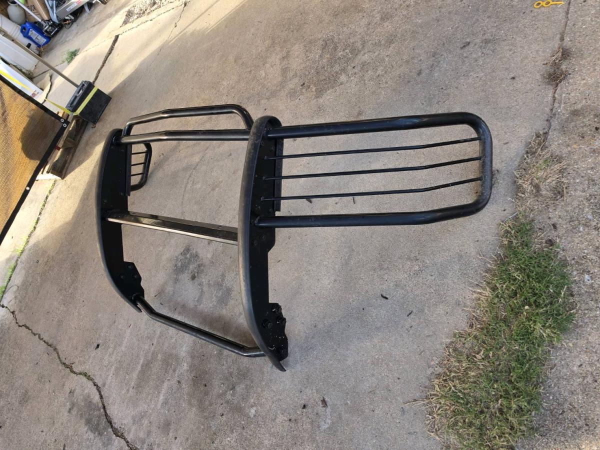 For Tahoe Avalanche Suburban 1500 200714 Grille Guard Steel