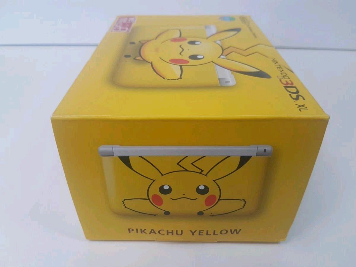 Nintendo 3DS XL  Yellow Pikachu Edition